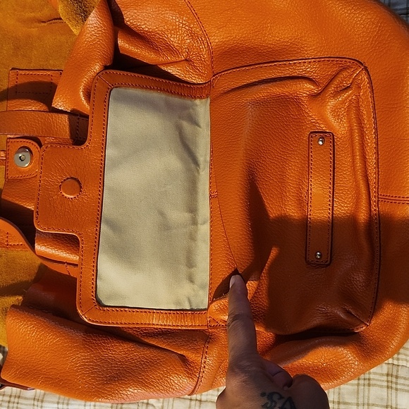 Orange leather tote bag - Picture 4 of 4